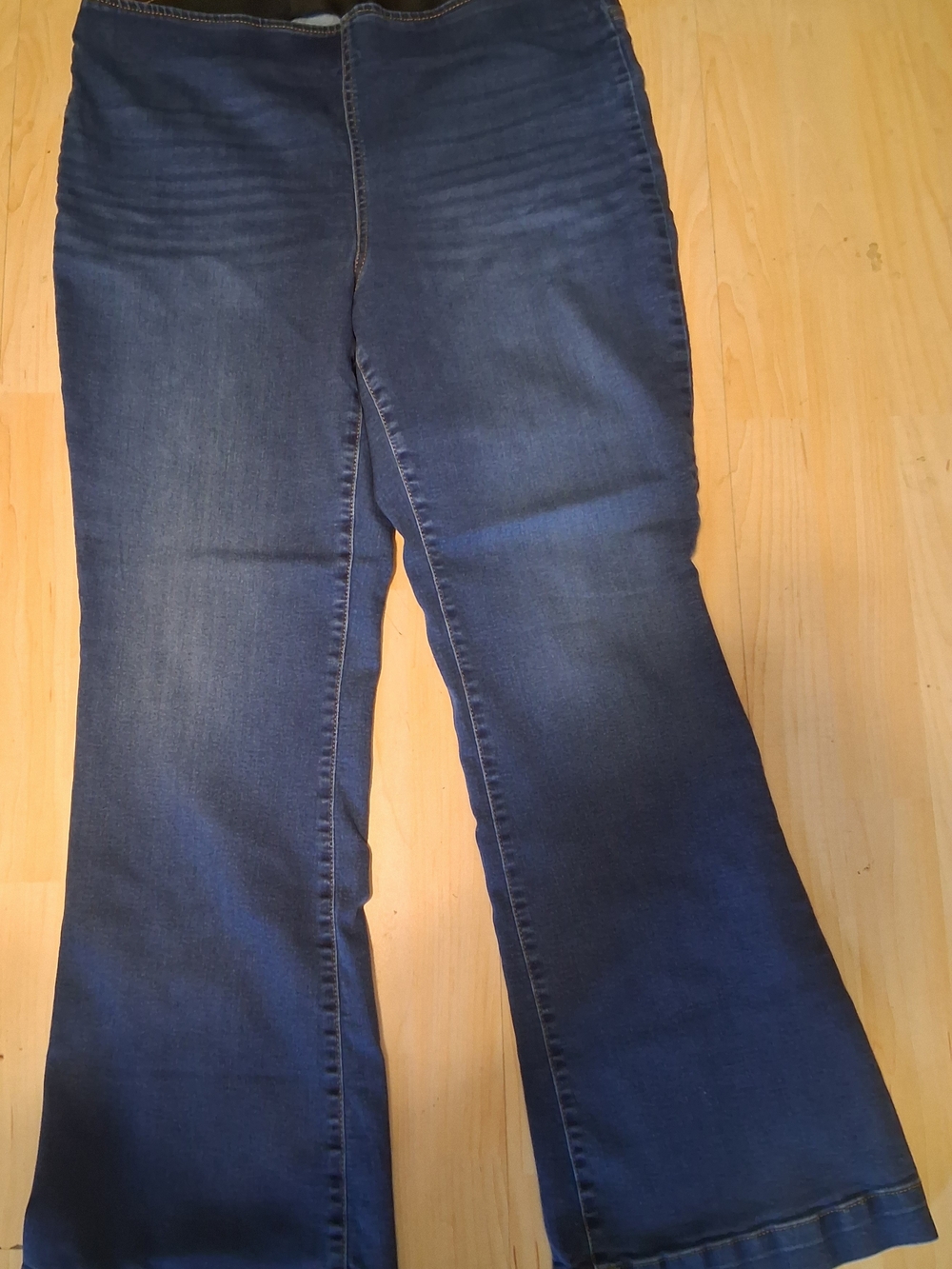Dark Indigo Wide-Leg Women’s Jeans - Flared Hem